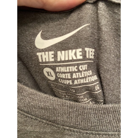 Nice High End NIKE Gray & Red Swoosh XL Men’s T-Shirt Mint - Picture 4 of 5